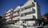 Appartamento Milošević, alloggi privati a Igalo, Montenegro